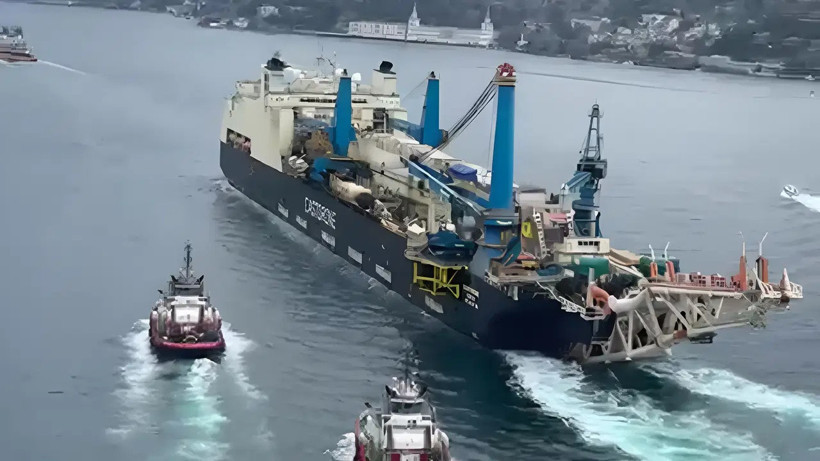 istanbul-bogazi-nda-gemi-trafigi-askiya-alindi-kiyi-emniyeti-aciklama-yapti