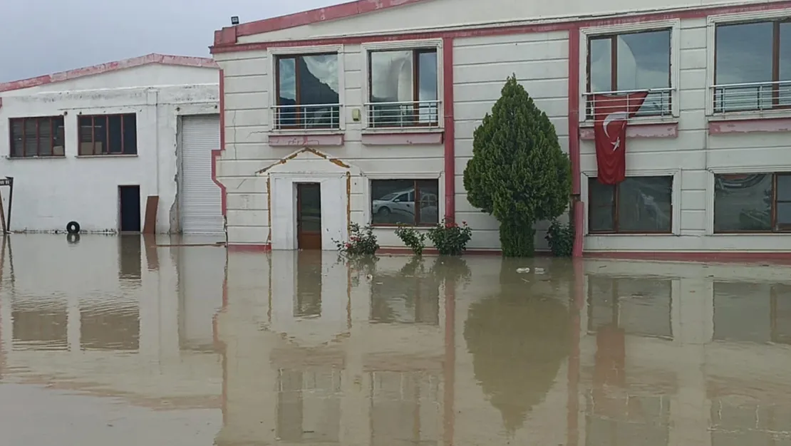 kastamonu-da-saganak-yagis-etkili-oldu