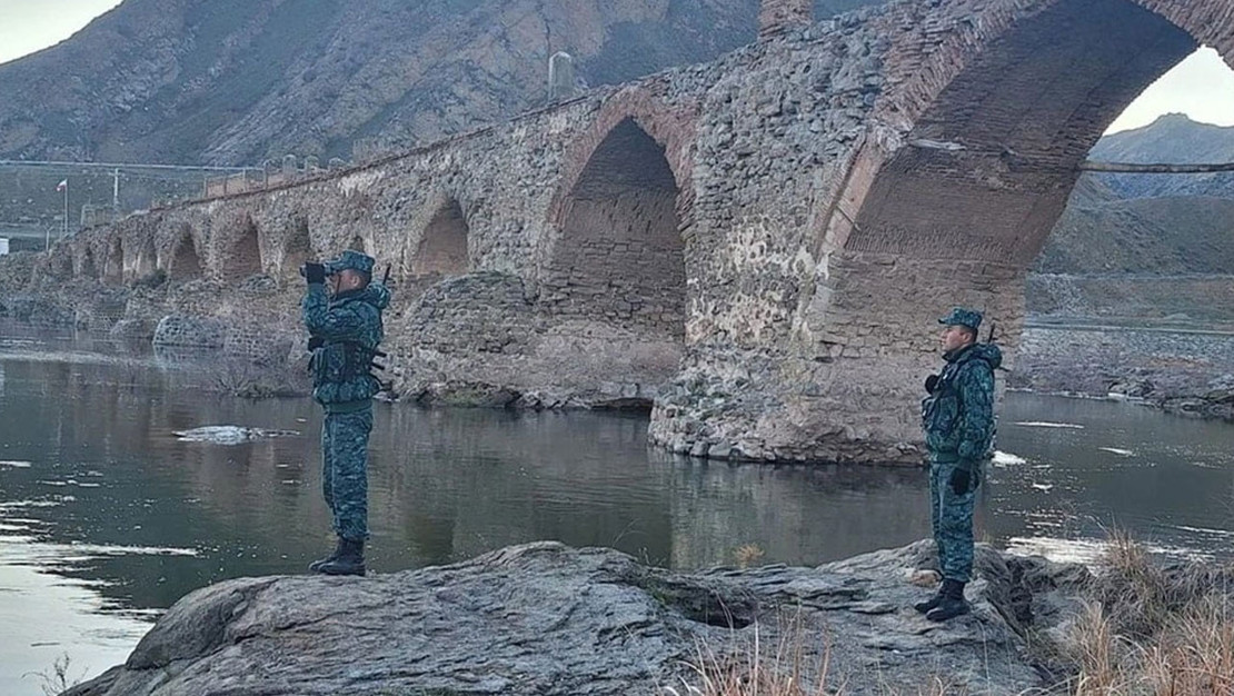 azerbaycan-ordusu-iran-sinirinda-askeri-yiginak-yapiyor