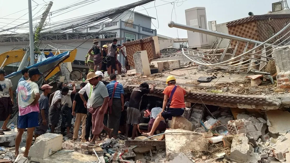 asya-da-depremler-kurtarma-calismalari-devam-ediyor