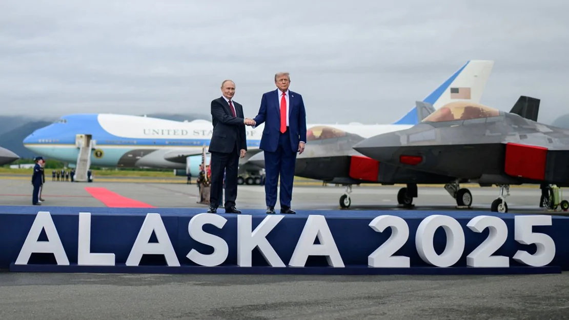 trump-ve-putin-alaska-da-bulustu