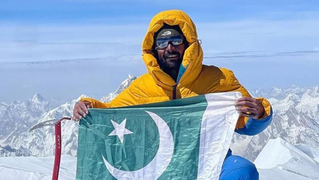 pakistanli-dagci-tirmanista-duserek-hayatini-kaybetti