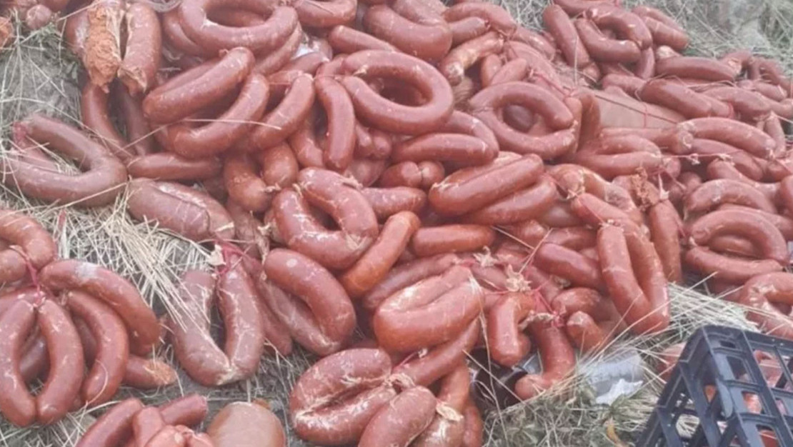 ankara-da-bos-araziye-atilan-et-urunleri-tespit-edildi