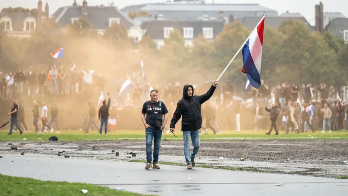 hollanda-da-gocmenlik-karsiti-protesto