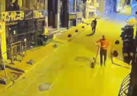 beyoglu-nda-skuter-hirsizligi-guvenlik-kamerasinda-goruntulendi