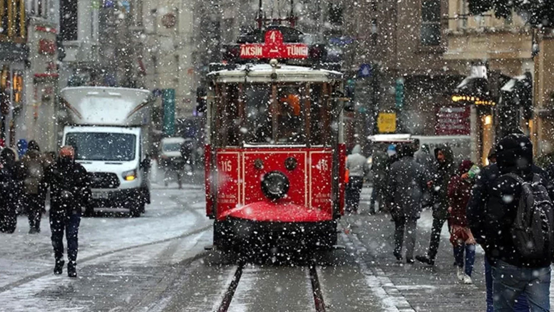 akom-istanbul-icin-kar-yagisi-zamanini-acikladi