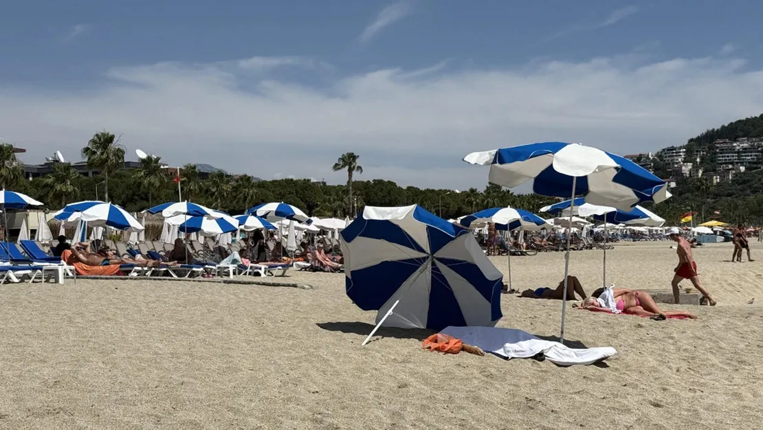 alanya-da-guneslenen-turist-hayatini-kaybetti