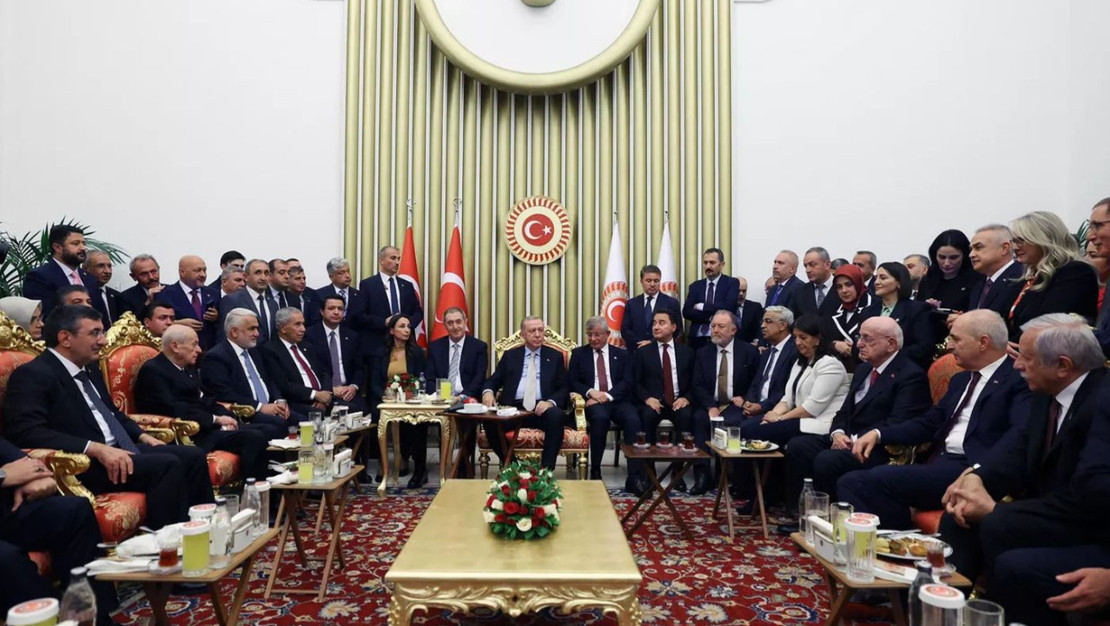 ahmet-hakan-dan-resepsiyon-analizi-sicak-iliskiler