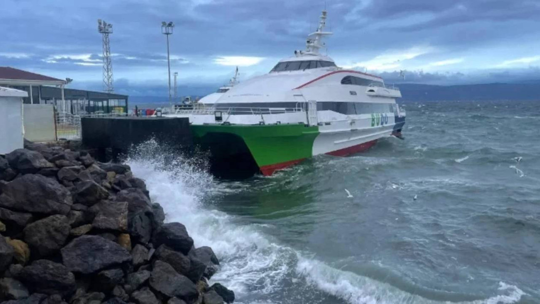 marmara-da-lodos-sebebiyle-feribot-seferleri-iptal