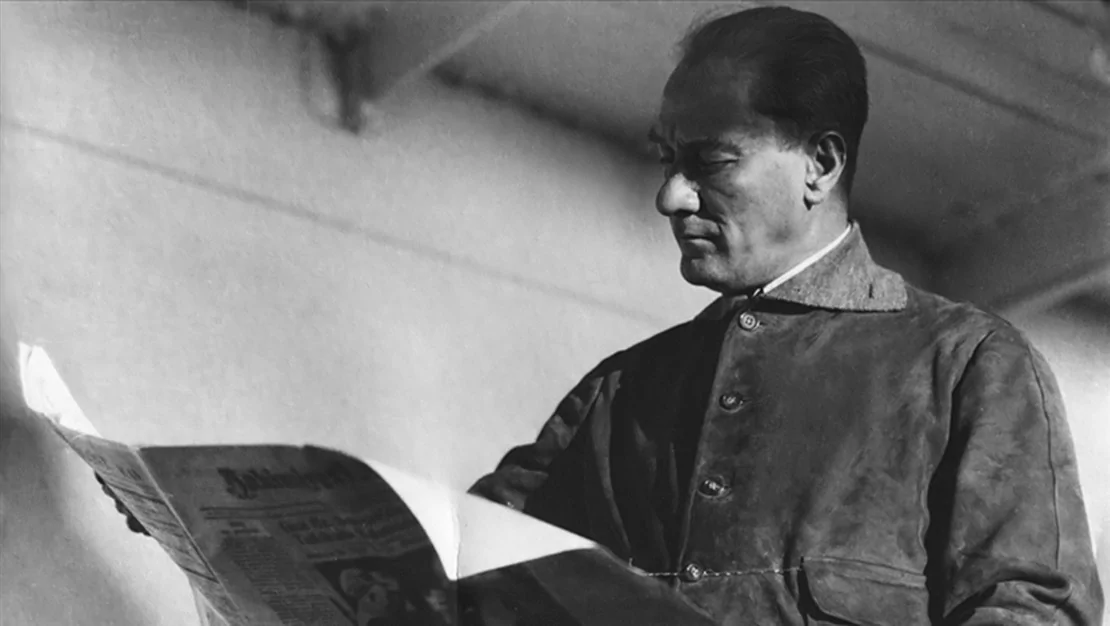 bakan-ersoy-paylasti-ataturk-un-ilk-goruntuleri