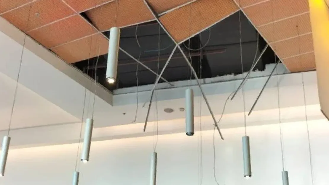 bursa-da-avm-tavani-coktu-panik-anlari