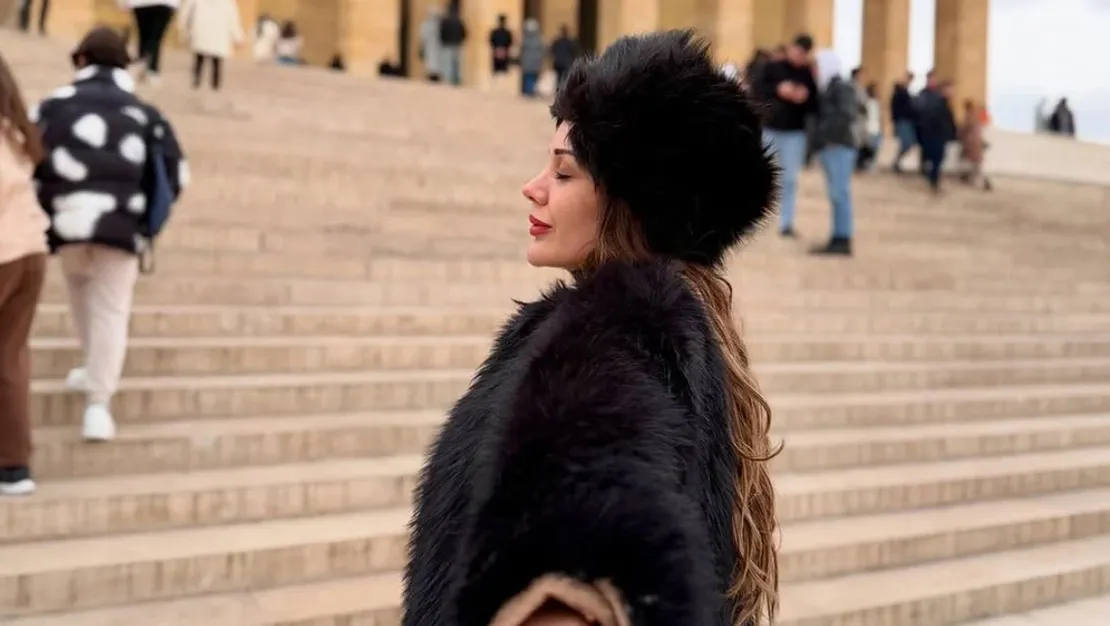 dilan-polat-tan-anitkabir-fotograflari-paylasimi