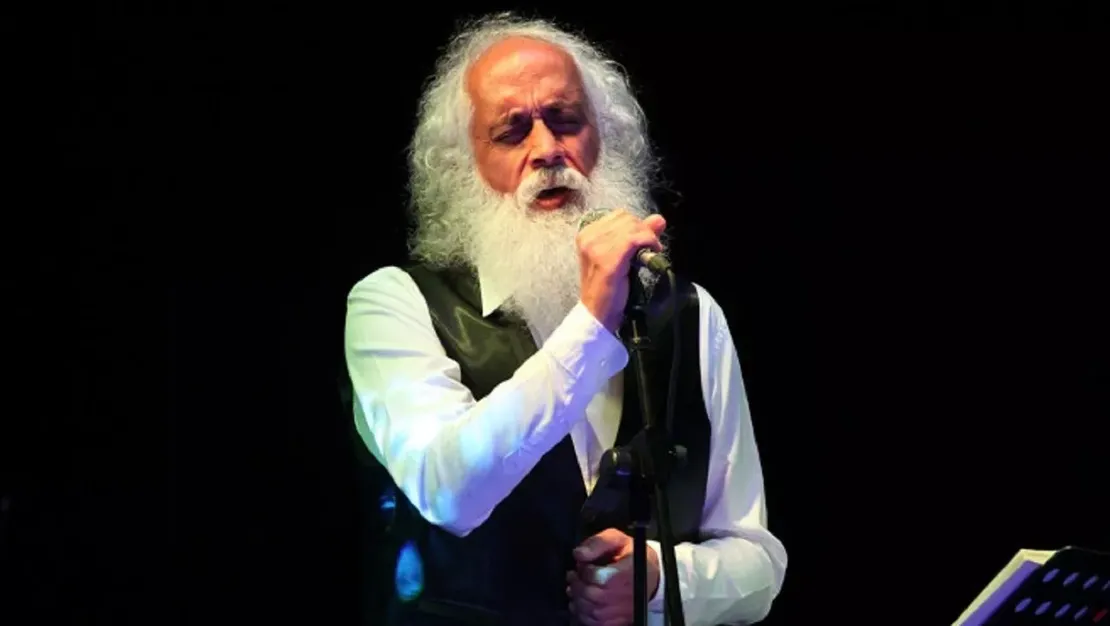 unlu-sarkici-suavi-dolandiricilik-magduru-oldu