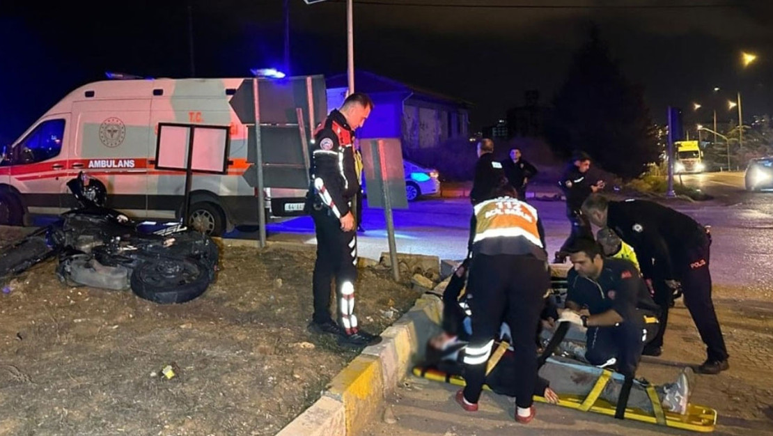 usak-ta-feci-kaza-1-i-agir-2-yarali