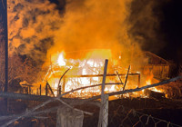 beydini-koyunde-yangin-iki-katli-ahsap-ev-yandi
