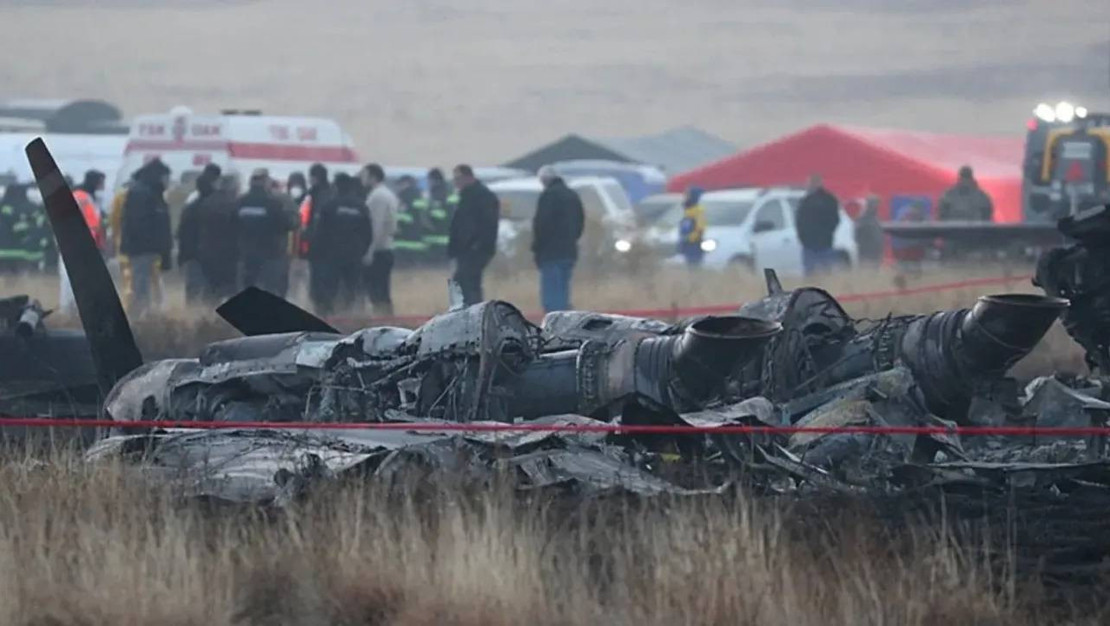 ekiplerin-calismasi-suruyor-kara-kutusu-bulundu