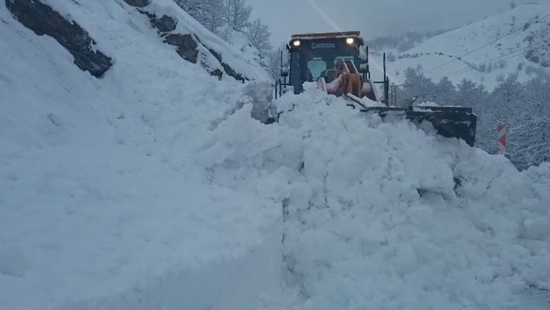 tunceli-de-cig-felaketi-yol-ulasimini-kapati
