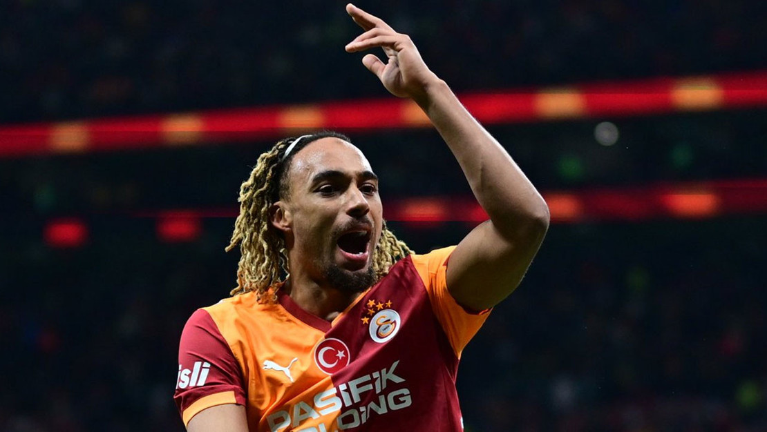 sacha-boey-galatasaray-ile-gol-sevinci-yasadi