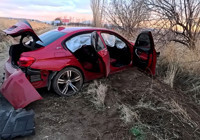 aksaray-da-sarampole-dusen-otomobilde-uc-yarali