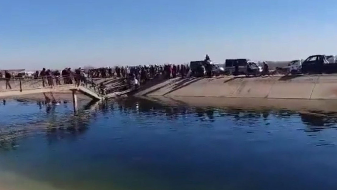 suriye-ordusunun-deyr-hafir-karari-sivil-koridor-acildi