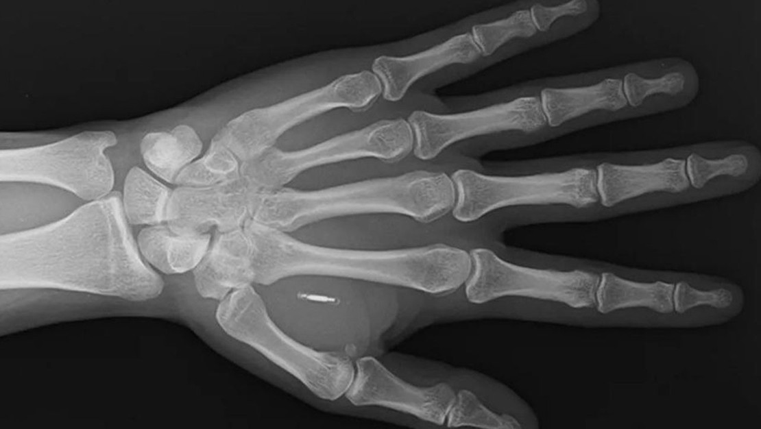 kayip-sifresiyle-sibelpunk-distopyasi-yasayan-sihirbaz