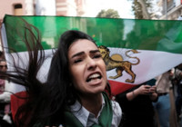 tahran-da-riyalin-deger-kaybi-protesto-gosterilerine-yol-acti