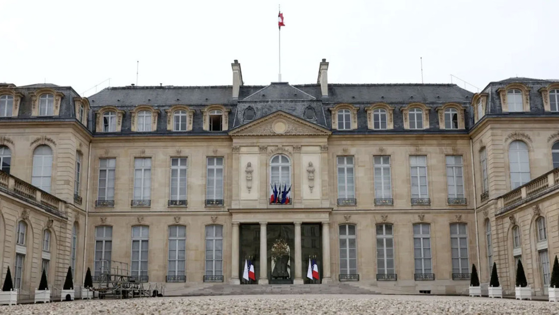elysee-sarayi-nda-hirsizlik-soku-gumuscubasi-tutuklandi