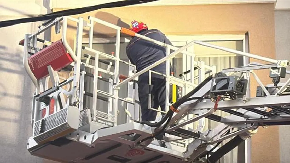 kosan-camasir-makinesi-itfaiyeyi-harekete-gecirdi