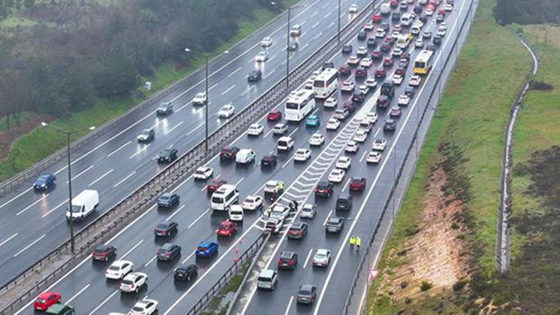 istanbul-da-bayram-donusu-trafik-yogunlugu-artiyor