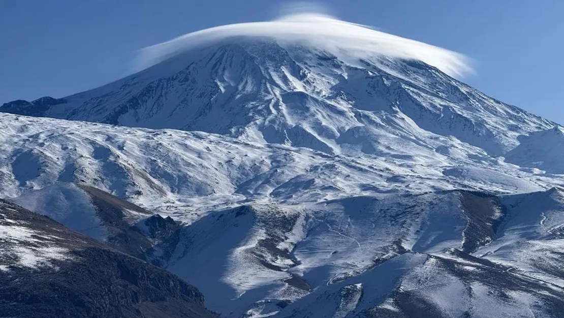 agri-dagi-nda-mercek-bulutuyla-gorsel-solen