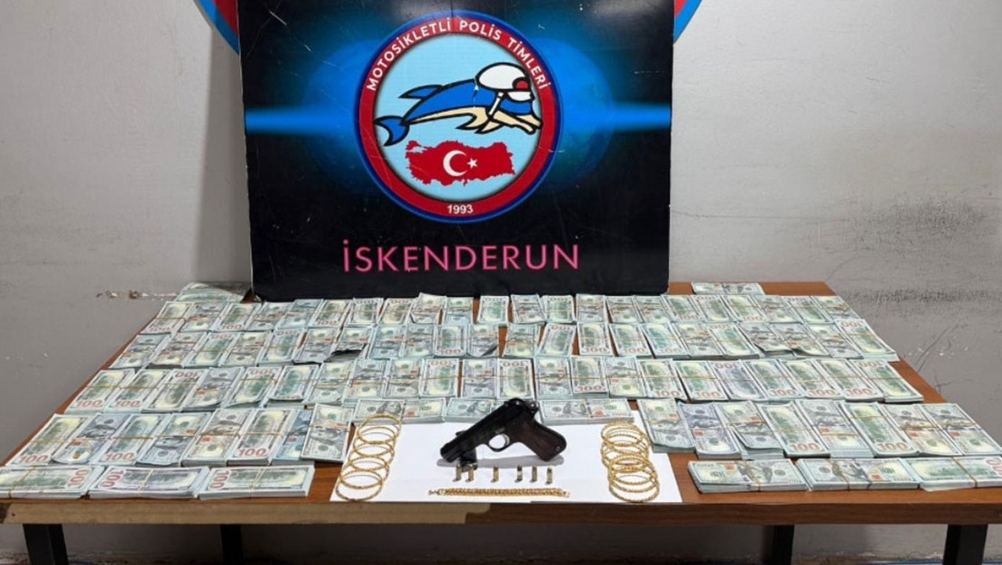 iskenderun-da-durdurulan-aracta-sahte-dolar-bulundu