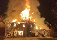 karabuk-te-iki-katli-ahsap-evde-yangin-cikti