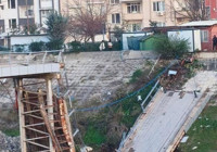 asi-nehri-uzerindeki-yaya-koprusu-coktu