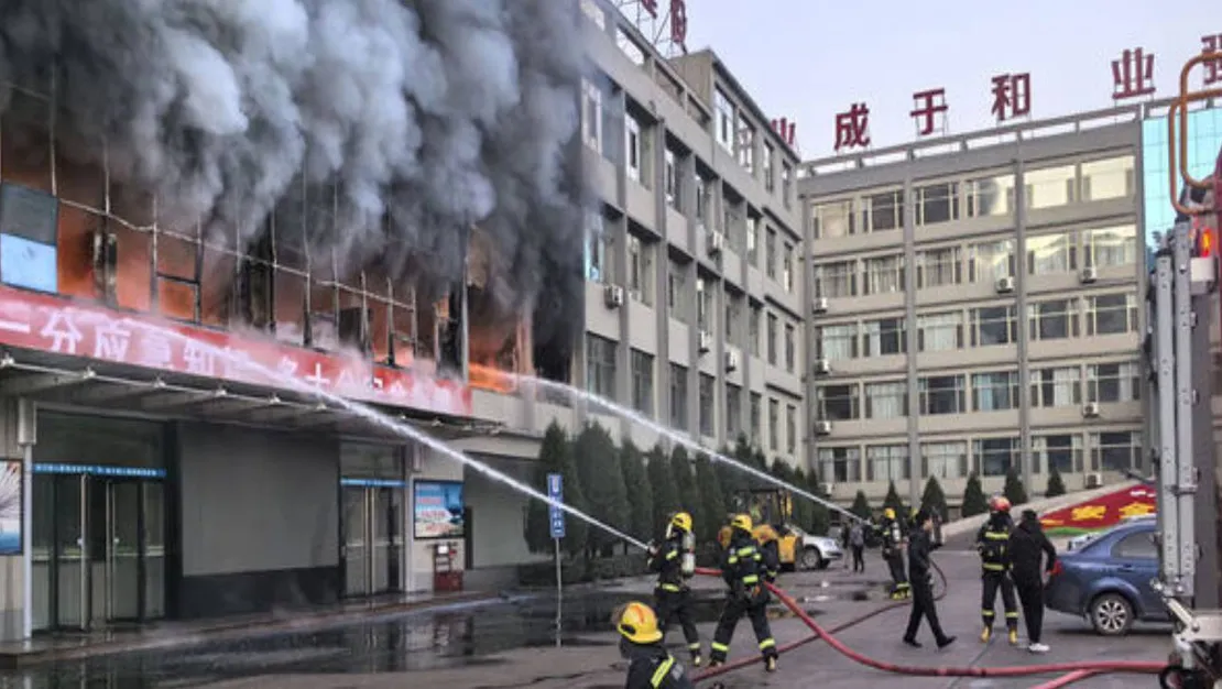 cin-de-restoranda-yangin-22-olu