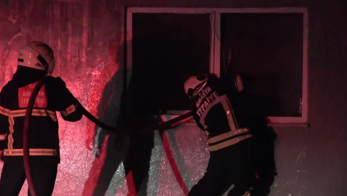 amasya-yildizkoy-de-sogan-deposunda-yangin-cikti