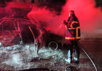 adiyaman-da-seyir-halindeki-otomobil-yandi