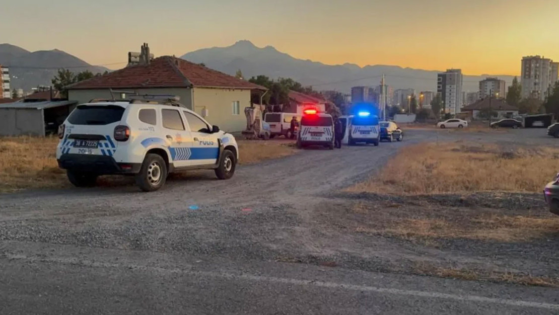 kayseri-de-kar-maskeli-saldirganlar-baba-ogul-vurdu