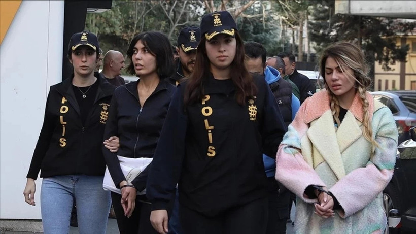 bahar-candan-a-2-yil-6-ay-hapis-cezasi-verildi