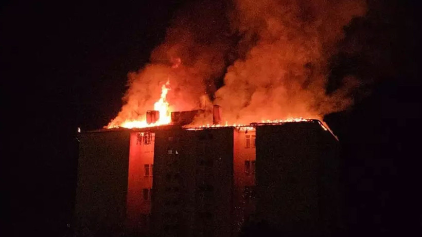 nazilli-fen-lisesi-nde-yangin-panigi-46-ogrenci-guvenlige-tahliye-edildi