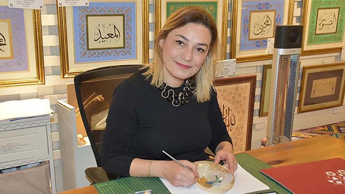 deniz-kabuklarina-tezhip-sanatiyla-hayat-veriyor