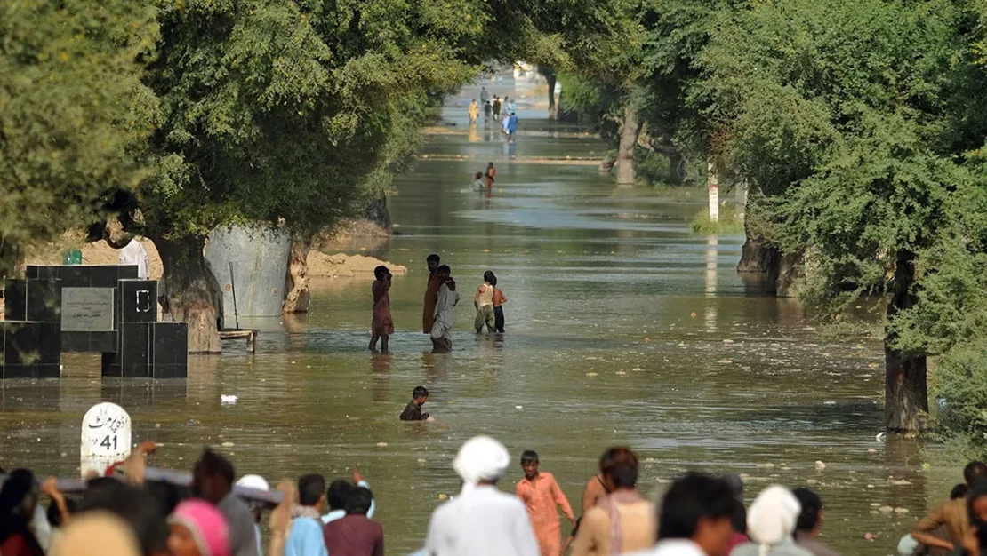 pakistan-da-siddetli-yagislar-seller-yaratti