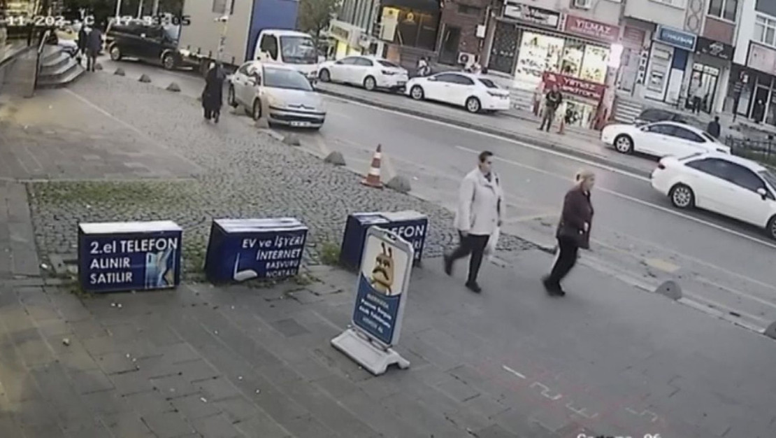 atasehir-de-kamyonet-duraga-daldi-kazada-yaralanan-yok