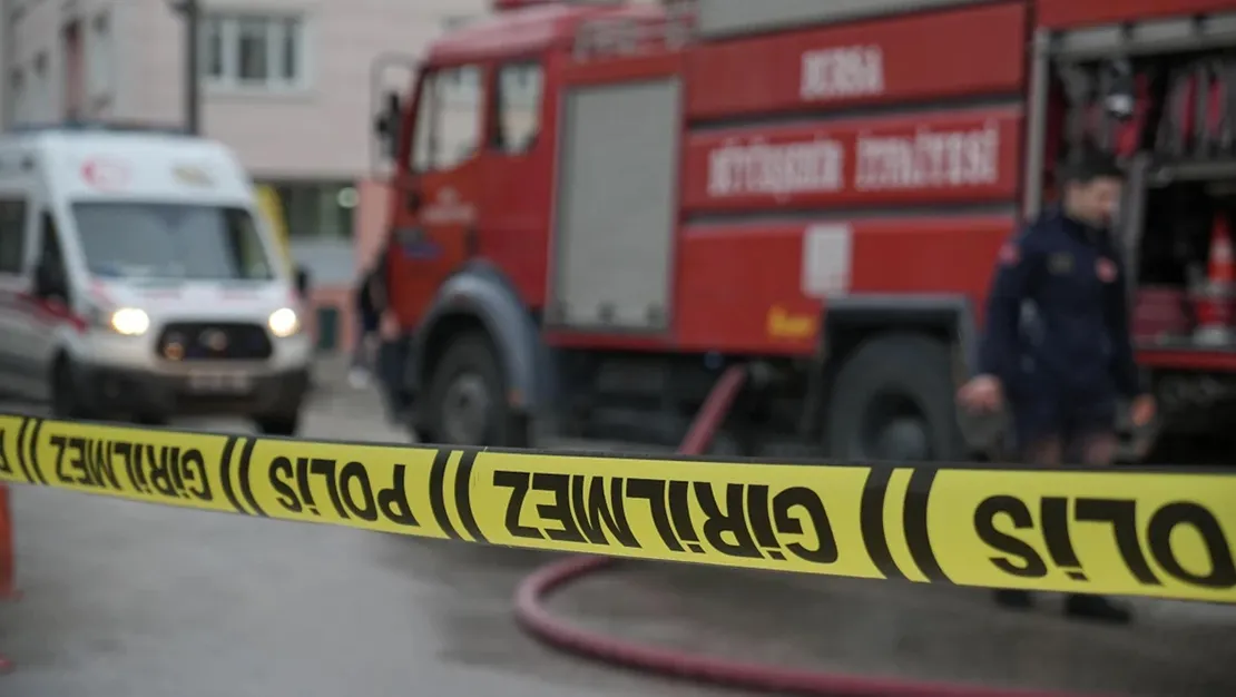 bursa-da-market-deposu-patladi-panik-yasandi