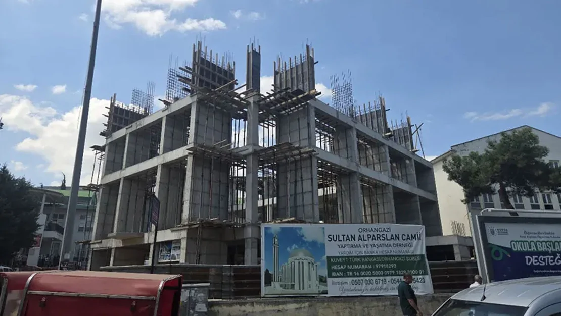 orhangazi-de-insaatta-dusen-isci-hayatini-kaybetti