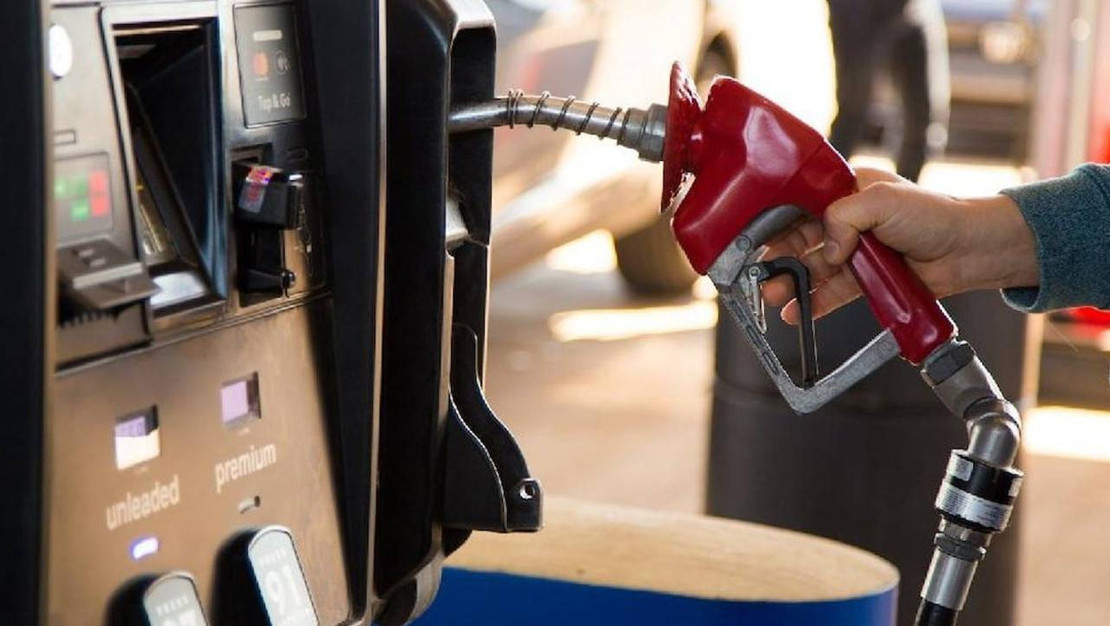 akaryakitta-zamlar-devam-ediyor-benzin-54-tl-yi-gecti