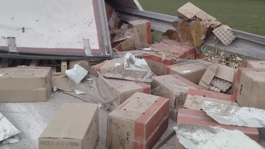 bolu-daki-kazada-tir-devrildi