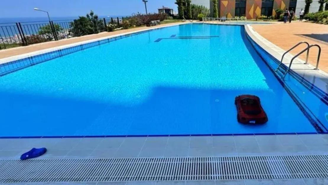 samsun-da-4-yasindaki-cocuk-havuzda