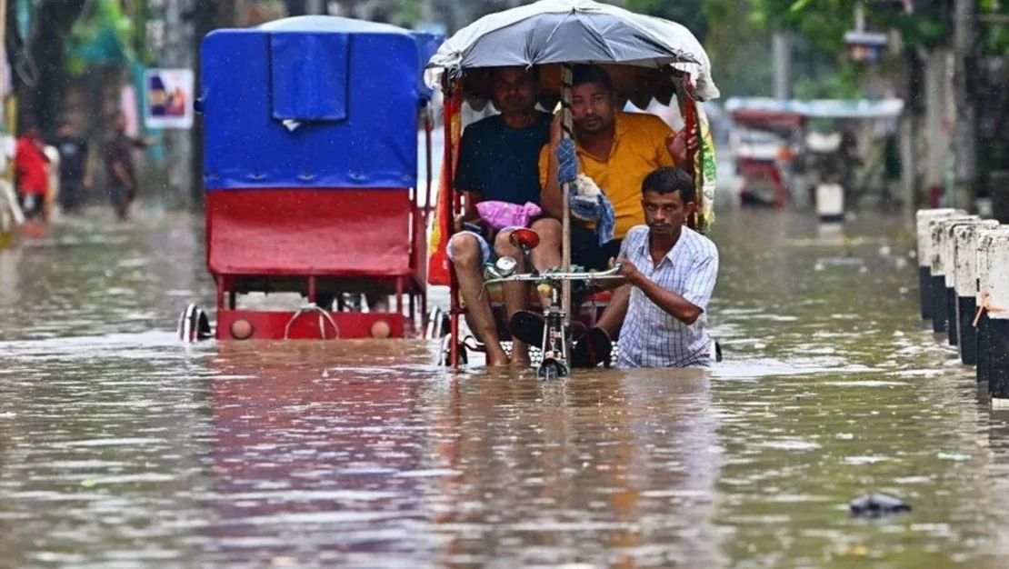 hindistan-i-sel-vurdu-en-az-40-olu