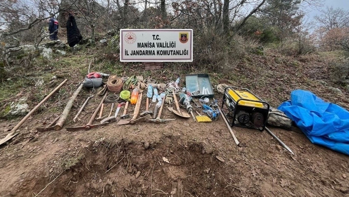 manisa-da-izinsiz-kaziya-jandarmadan-sucustu-operasyonu