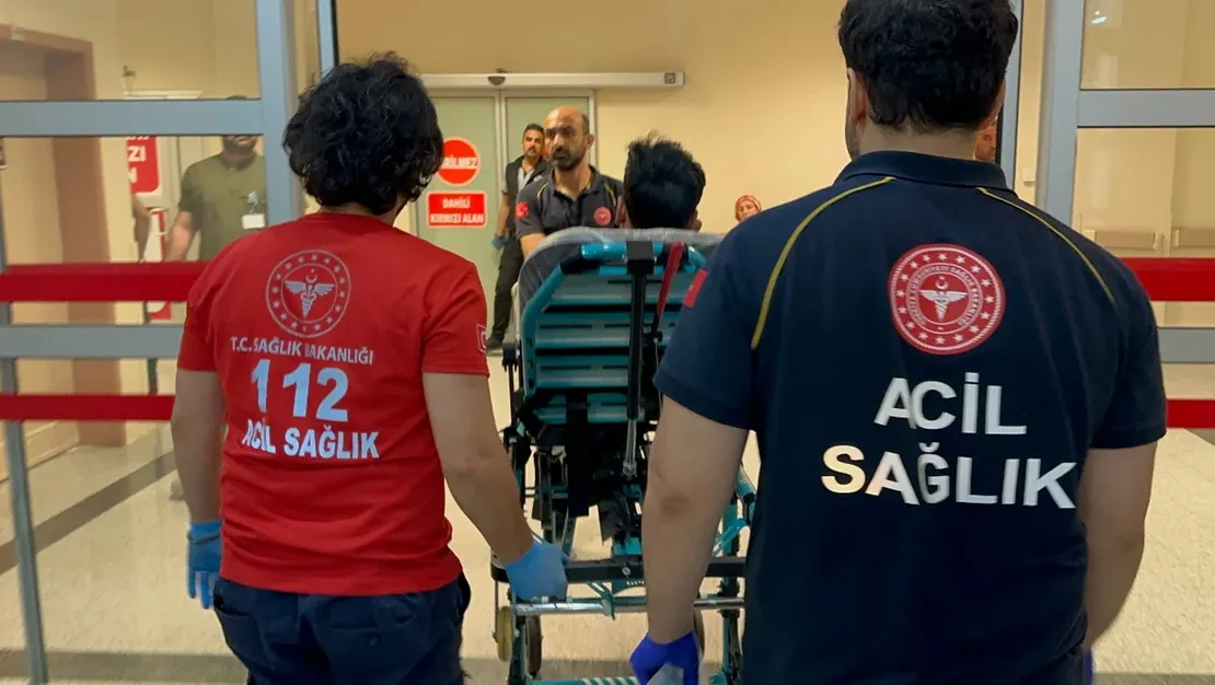 adiyaman-da-bicakli-kavga-1-yarali